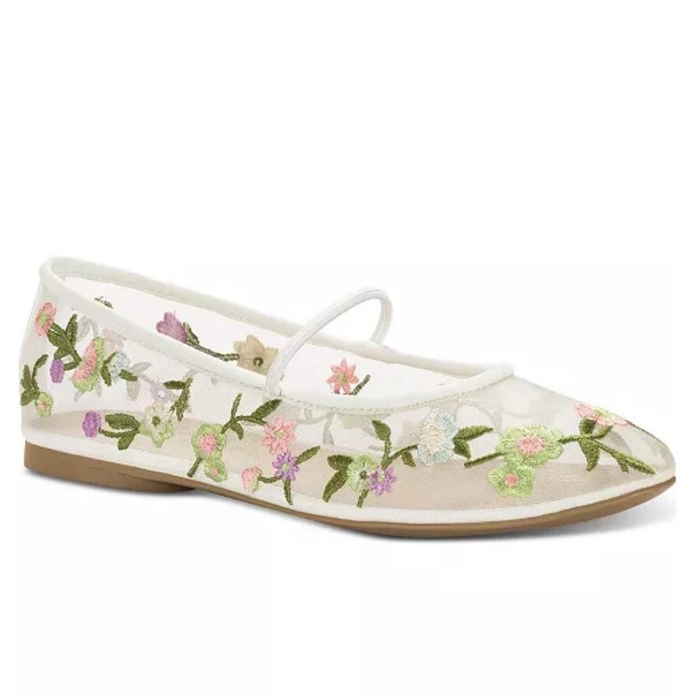 Wild Pair White Floral Embroidered Flats size 9.5